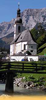 Die Ramsauer Dorfkirche ist eine der Attraktionen, Die Sie bei einem Besuch anschauen können.